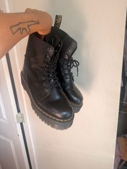 Dr. Martens Boots Black