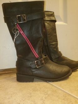 Girls size 1 boots