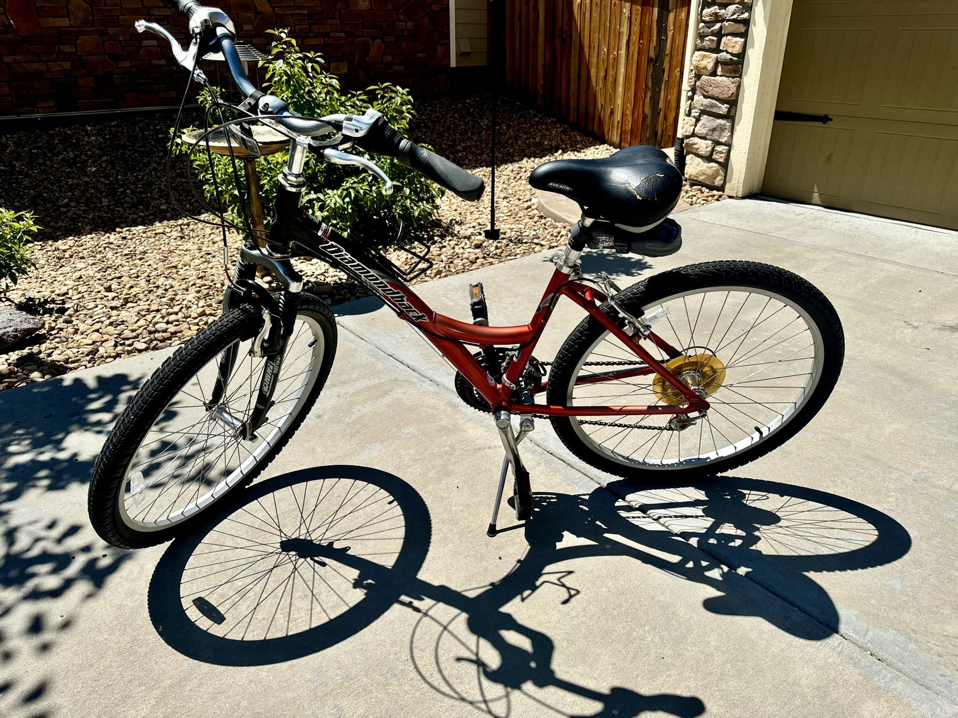 🚲 For Sale: Pre-Owned Barely Ridden Diamondback Wildwood 21-Speed Bike for Women 🚲