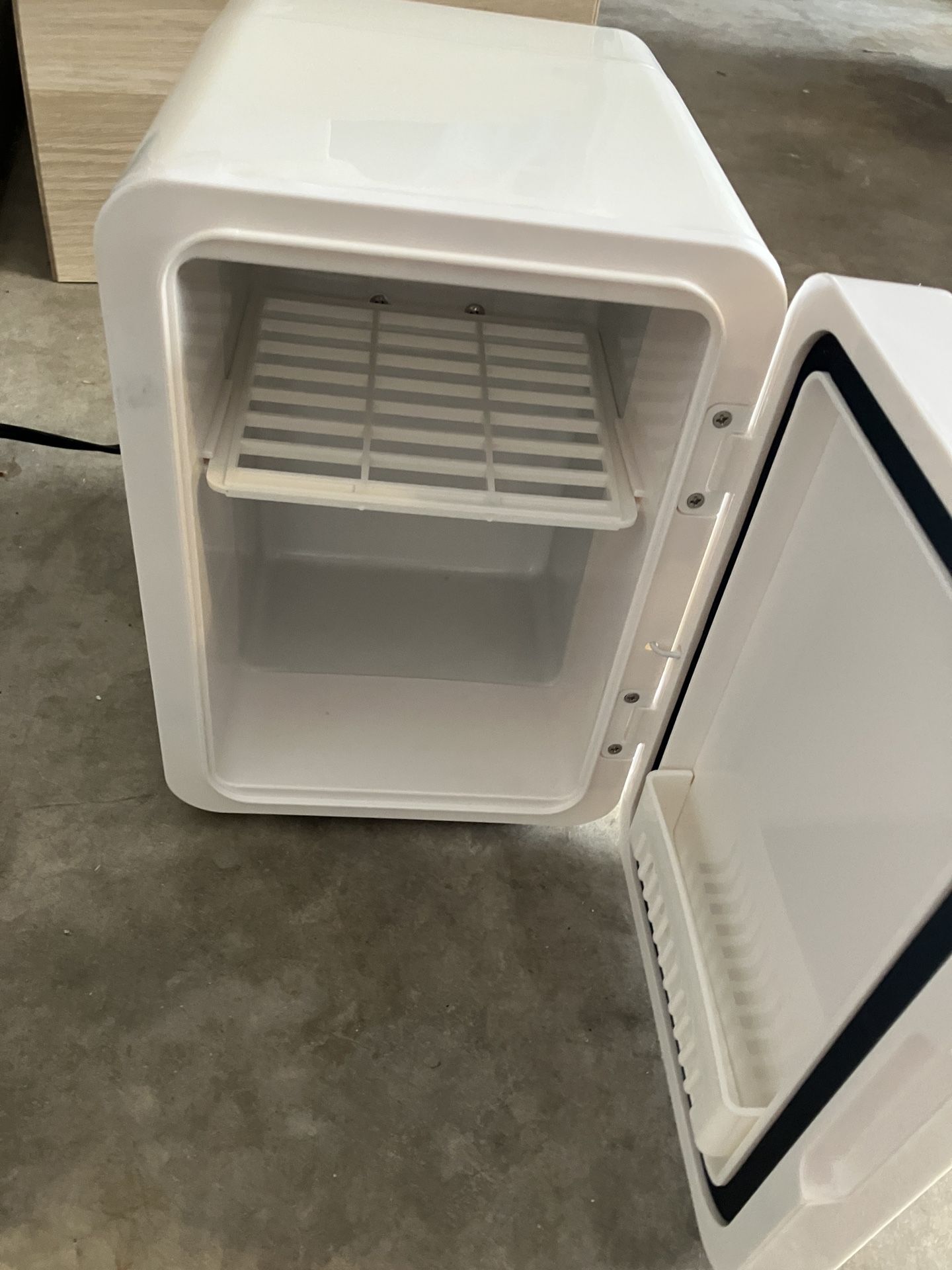 Like New Mini Fridge With Mirror