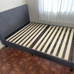 QUEEN Bed Frame (Like New)