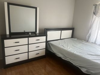 Bedroom set queen