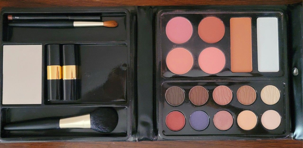 Cosmetic Set