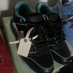 Off-White “out of office”