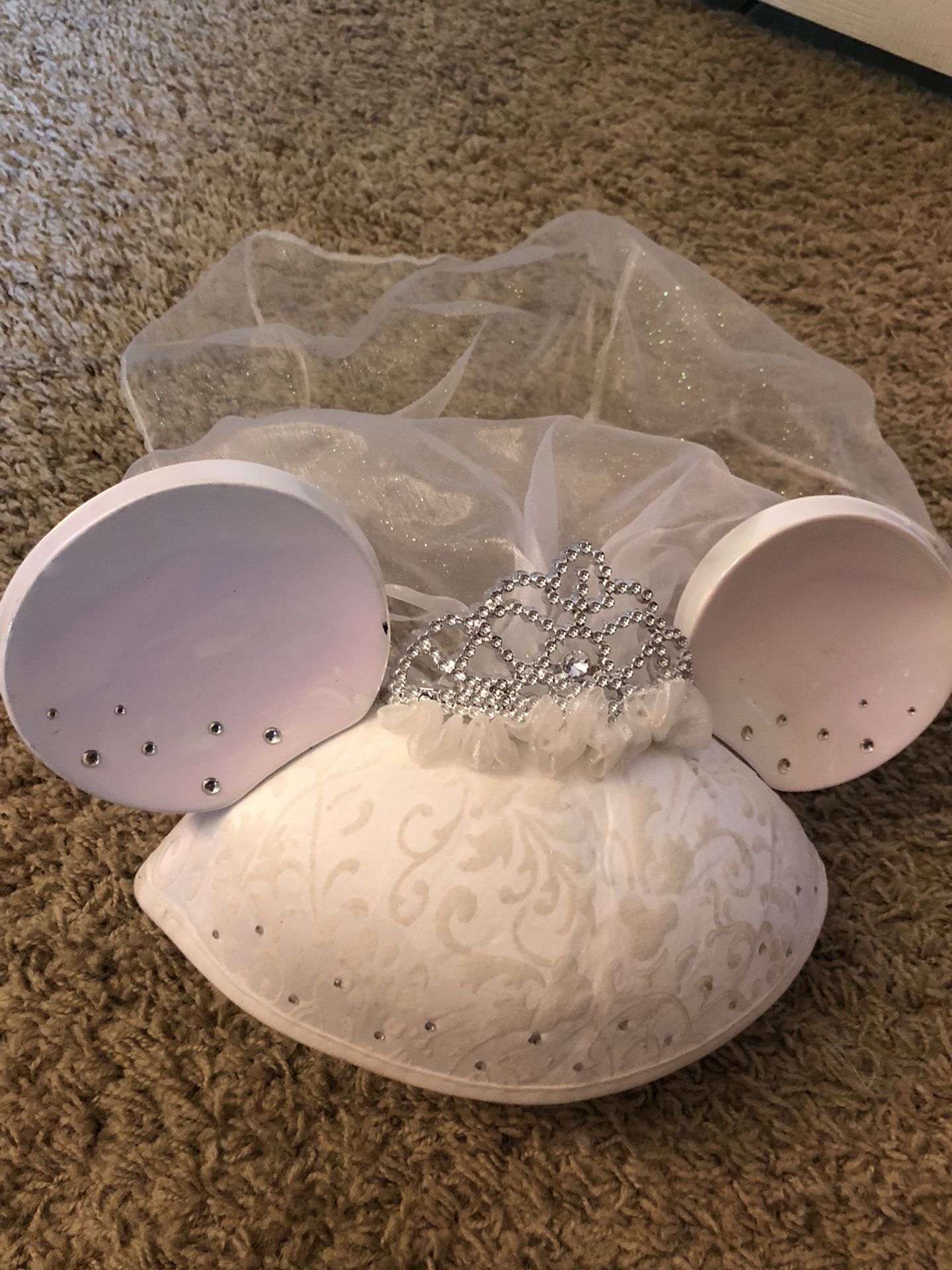 Disneyland Disney Minnie Bride Ears Hat With Veil 