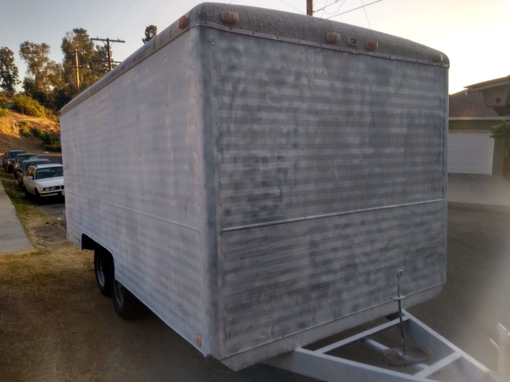 CARGO ENCLOSED UTILITY TRAILER 7' 6" X 16