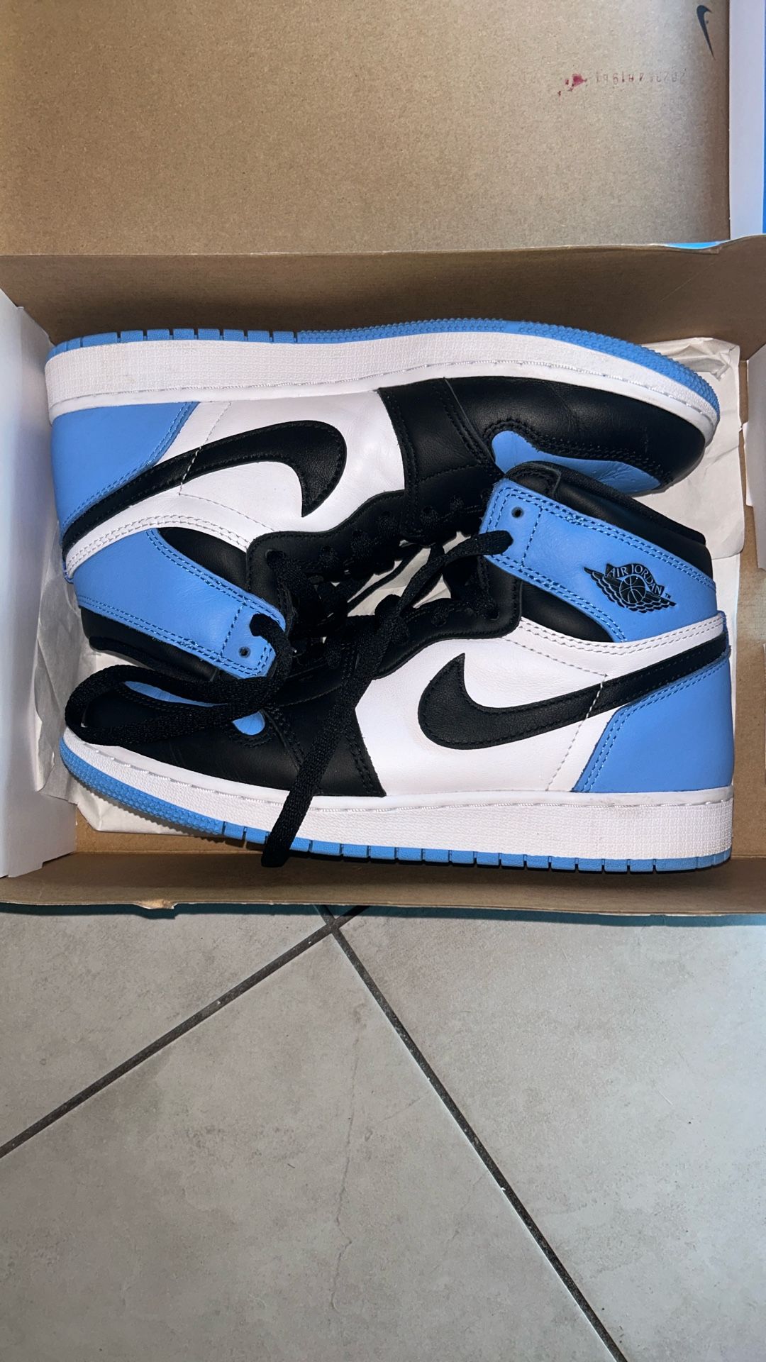 Size 7Y Jordan 1 retro high og