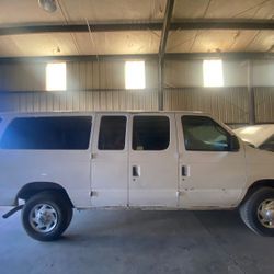 2005 Ford E-350
