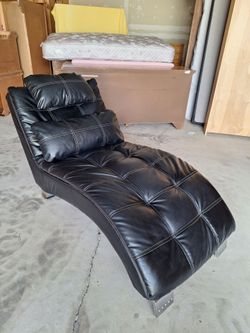 Tufted Chaise Leather Black