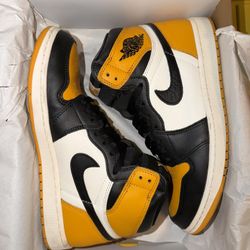 Air Jordan 1 Retro High Yellow Toe