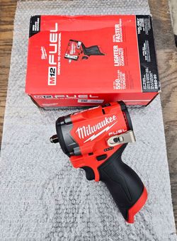 Milwaukee 12V FUEL 3/8in Stubby Impact Wrench