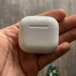 AirPods Case | Missing Earbuds 