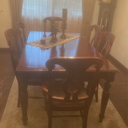Brand New Dining Table With 6 Chairs. - Brown Wood Plus You Can Pull The Middle Piece To Make It Smaller 