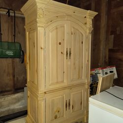 Solid Wood Hutch