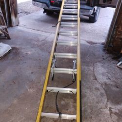 24 Ft Fiberglass Ladder 
