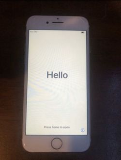 Apple iPhone 7 128 GB gold fully unlocked with next case for iPhone SE second GEN an iPhone 8/7