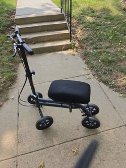 KneeRover Economy Steerable knee Scooter