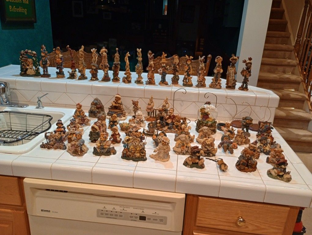 Boyds Bears Huge Lot Over 800 Pieces