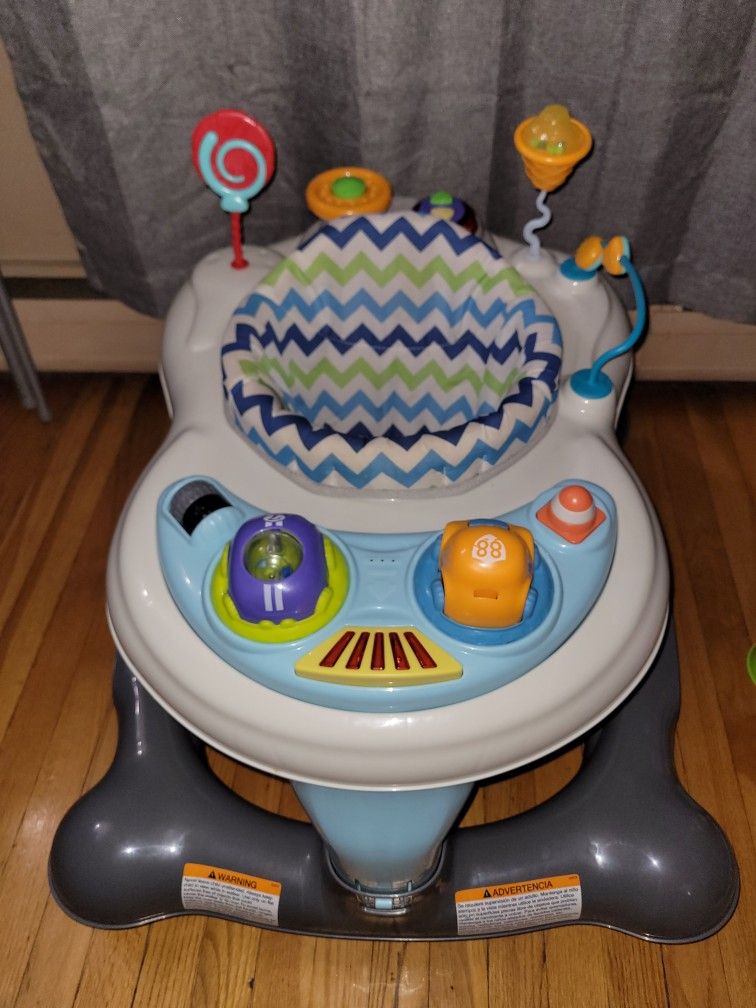 Baby Activity Center / Walker