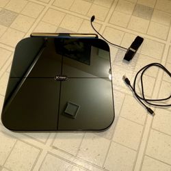 Like New Hume Health Smart Scale + Fitness Tracker Band 