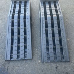 Pittsburgh 6,500 lb Capacity Portable Ramp