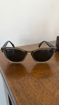 Ray-Ban Sunglasses – Gray Transparent Frame