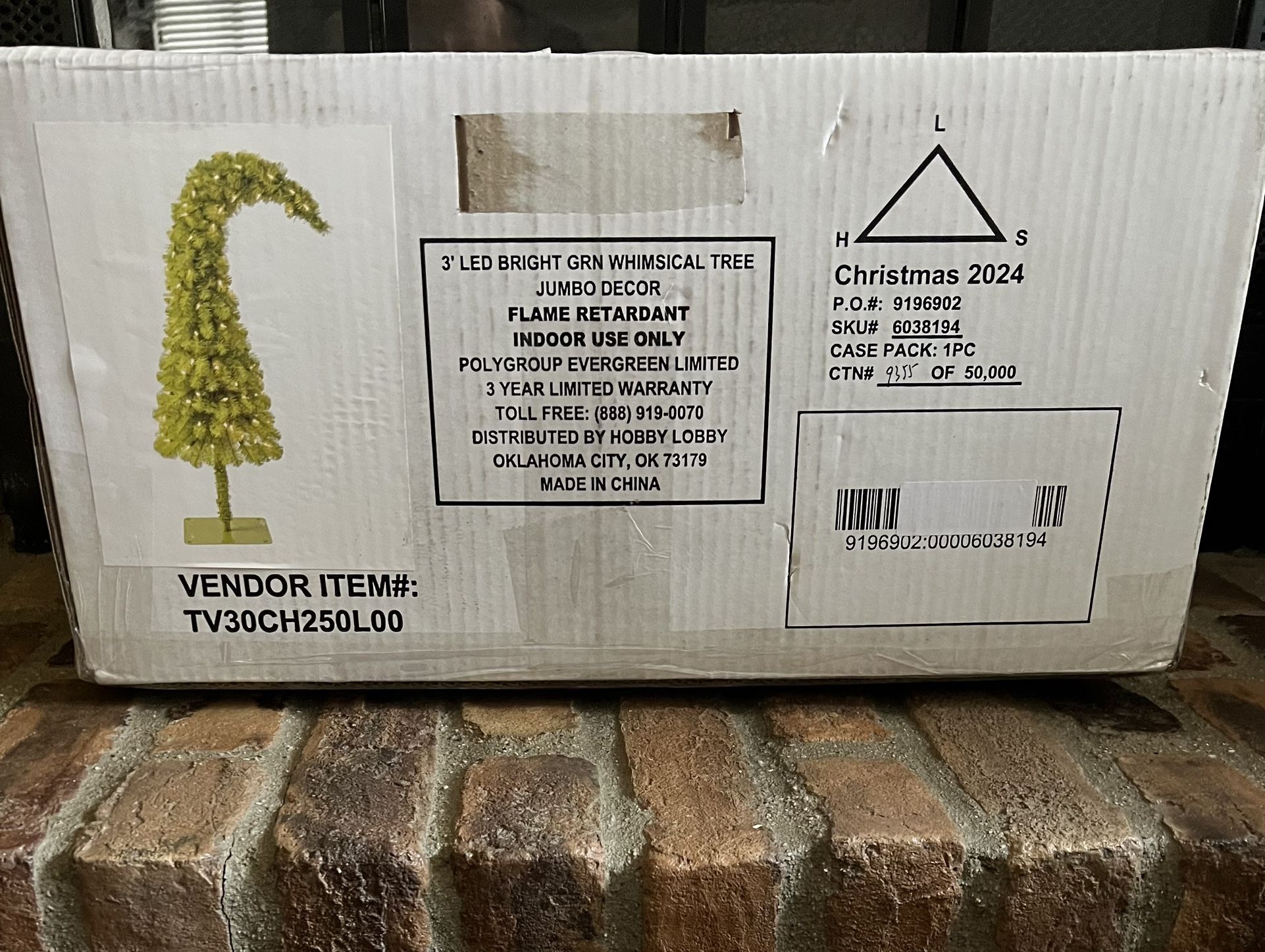 ✨BNIB GRINCH CHRISTMAS TREE BUNDLE!!✨