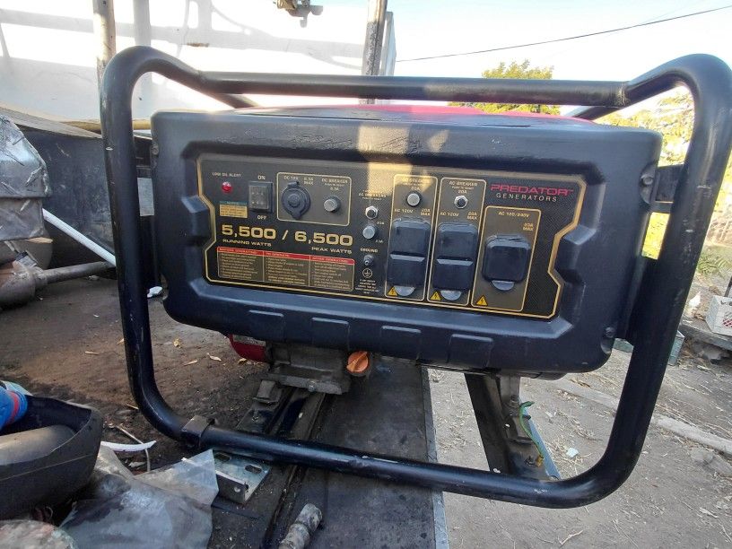6500 / 5500 Watt Predator  Genereator. Works Good.  $400