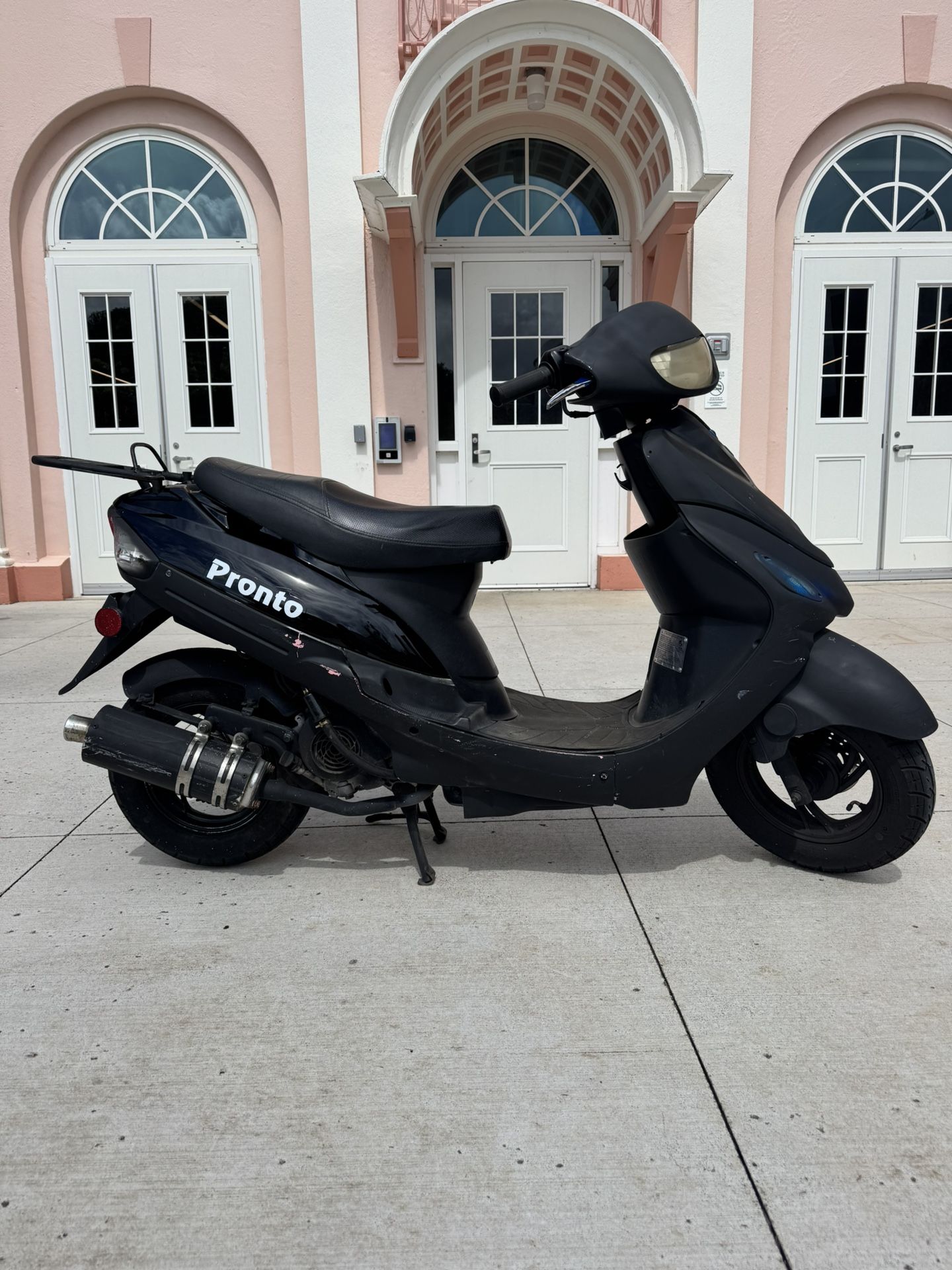 Black Pronto Moped 2024