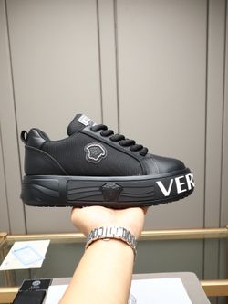 Versace Men’s Sneaker With Box 2026 New