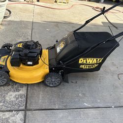 Cortadora de pasto dewalt