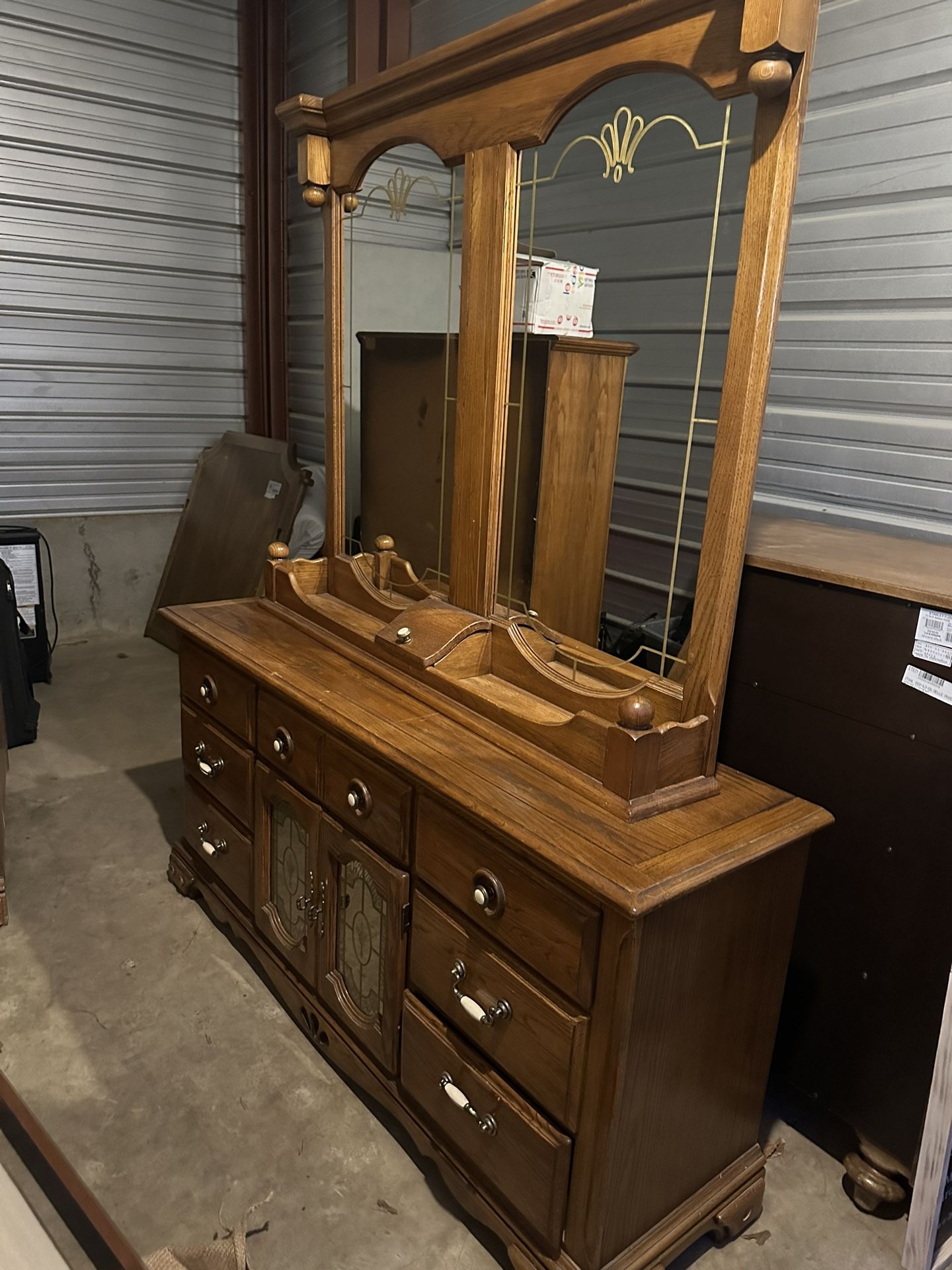 Wooden Dresser with optional mirror