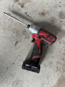 Milwaukee M12 Impact