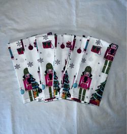 Tahari Home Christmas Nutcracker Cloth Napkins set of 6