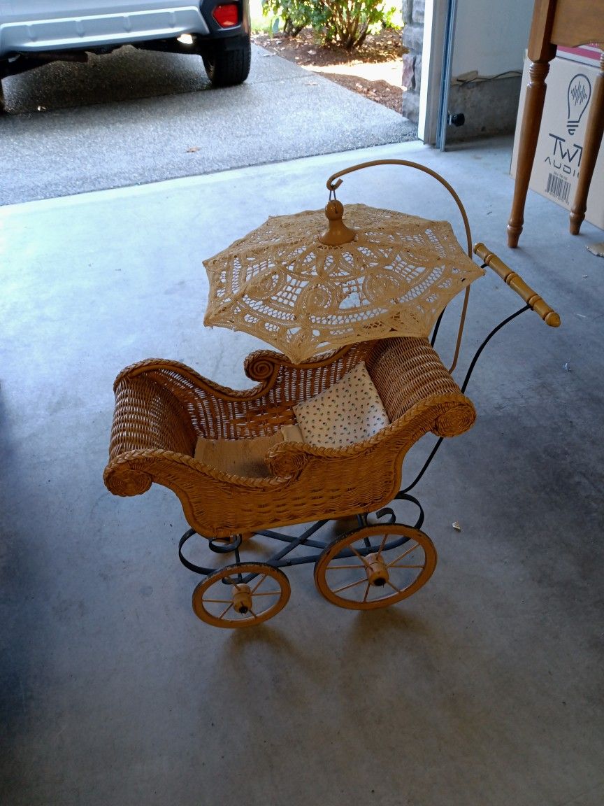 Replica Antique Doll Carriage