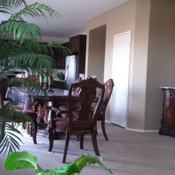 Dinning Table With 8 Chairs