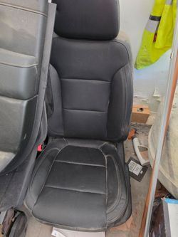 2021 gmc sierra seats and center console