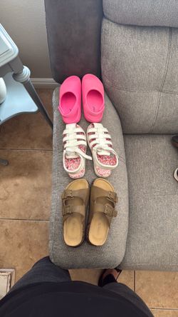 Girls youth sandals