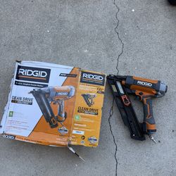 RIDGID Pneumatic 15-Gauge 2-1/2 in. Angled Finish Nailer with CLEAN DRIVE Technology
