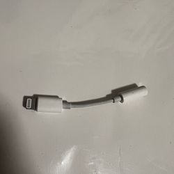 Apple Lightning to 3.5mm Headphone Jack Adapter (Dongle)