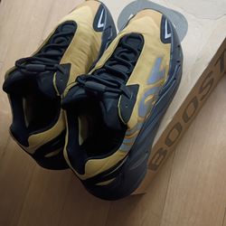 Yeezy 700 boost