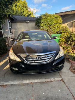 2012 Hyundai Sonata – Salvage Title – Runs & Drives