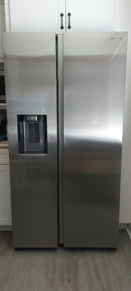 Like-new Samsung Fridge
