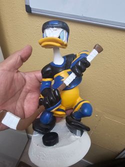 8" DONALD DUCK BOBBLEHEAD HOCKEY TOY DISNEY WORLD FIGURE IN NORWALK