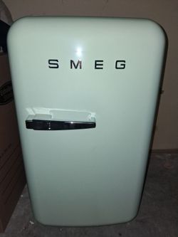 Mini refrigerator
