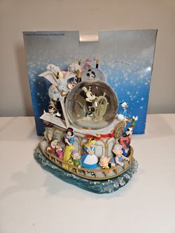 Disney Store Mickey's 75th Anniversary Steamboat Ride Musical Snow Globe, excellent condition, Box
