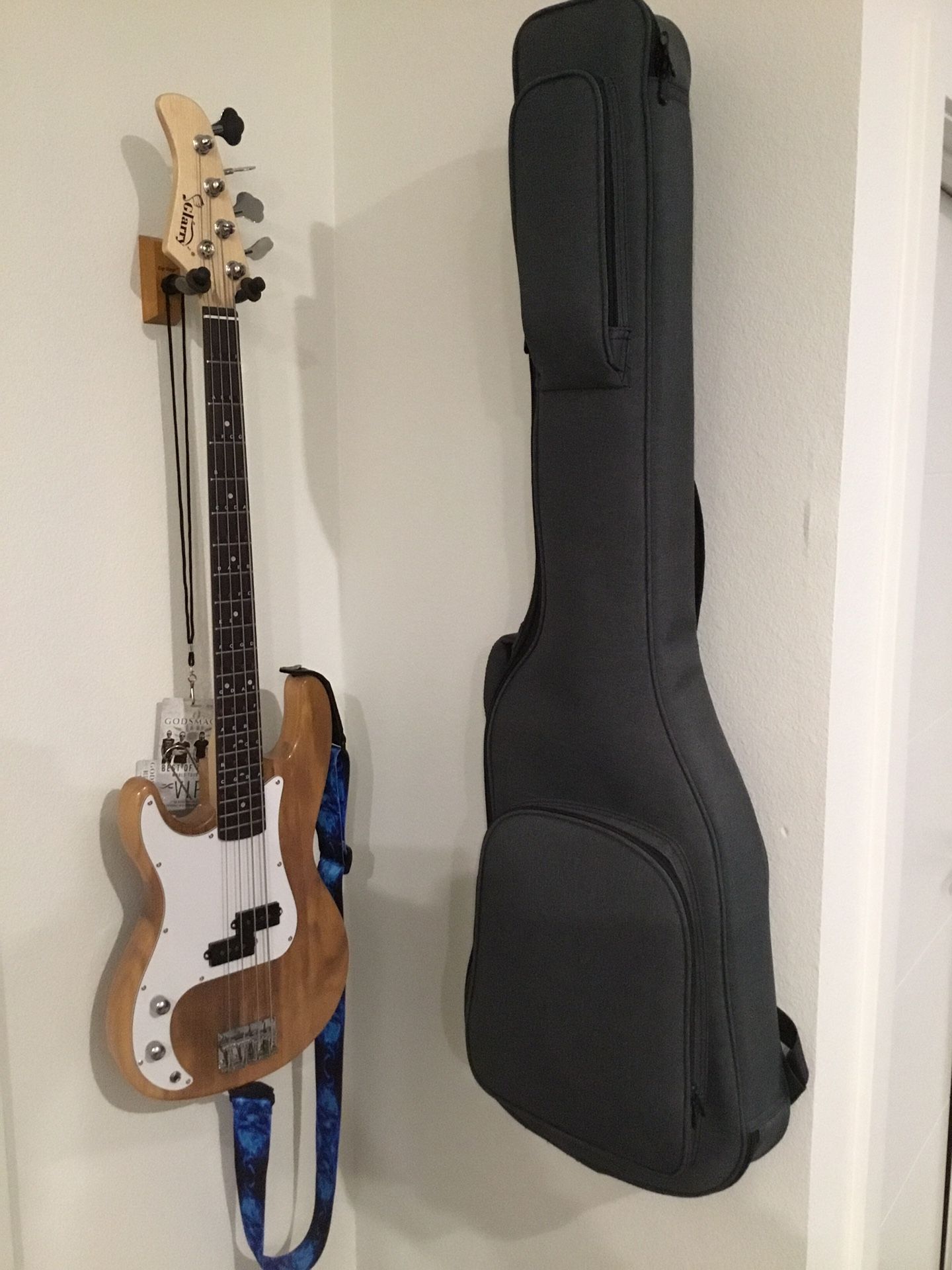 LEFT Hand Bass Guitar W/gig Bag And Amp
