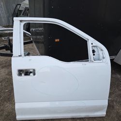 2015-2020 FORD F-150 F-250 F-350 FRONT DOOR PASSENGER SIDE WITH DEMAGED