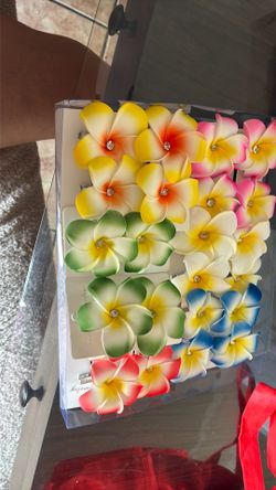 Small flower hair on