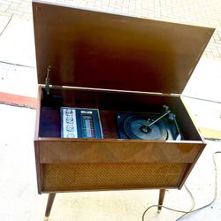 MCM Morse Console Record Player Radio